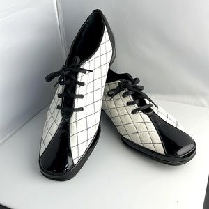 Amalfi by Rangoni Emma Quilted Oxford *NEW Patent leather